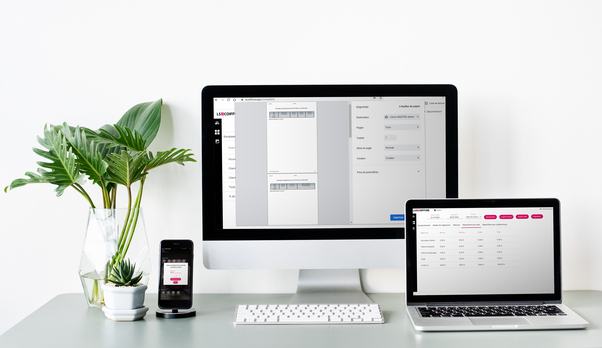 Set of digital devices screen mockup